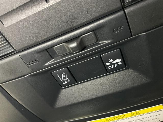0561150A30260820W00316.jpg