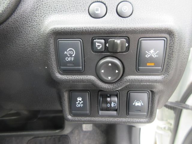 0208962A30261005W00117.jpg