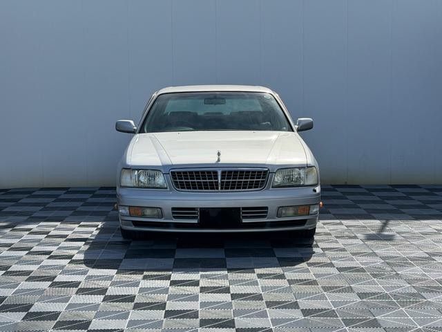 0540491A30260808W00115.jpg