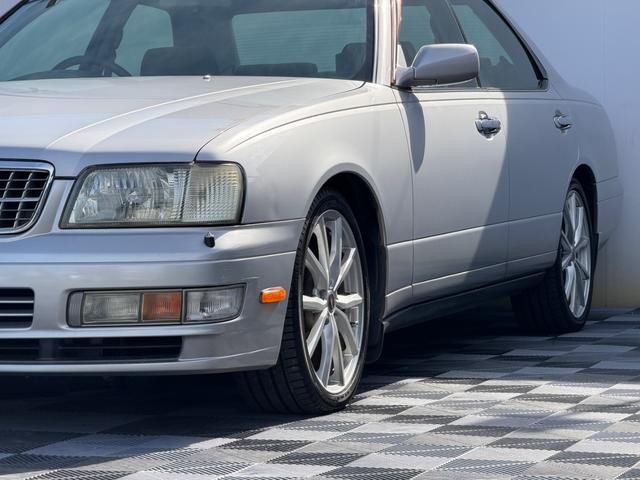 0540491A30260808W00118.jpg