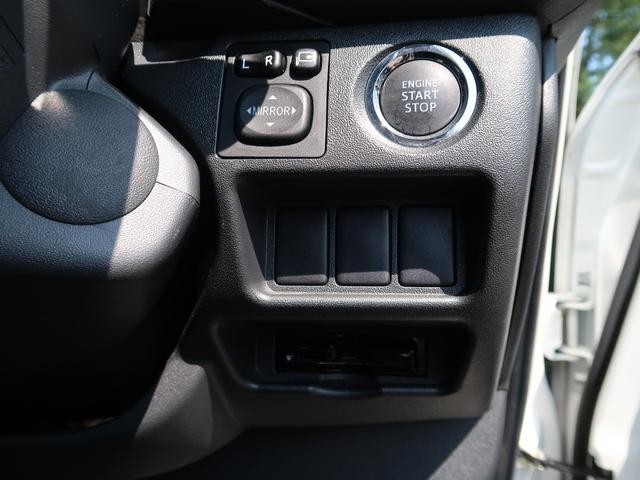 0401806A30260902W00116.jpg