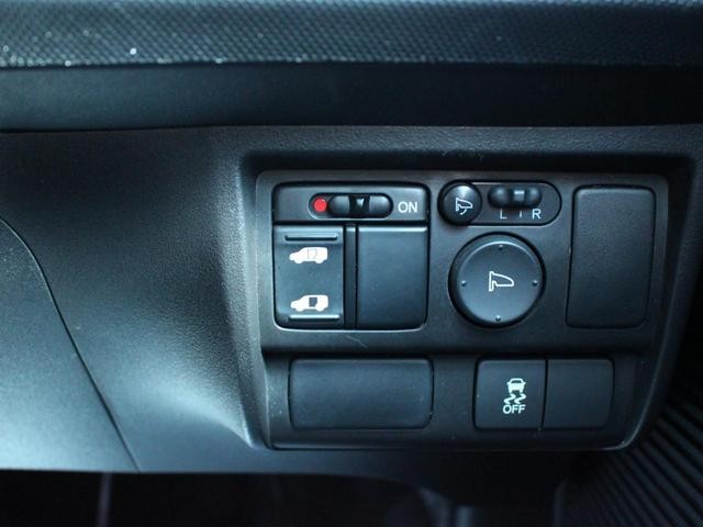 0520029A30260621W00213.jpg