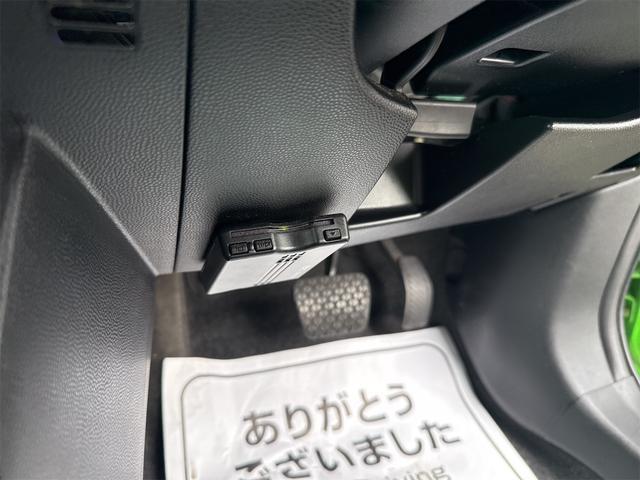 0501637A30260629W00315.jpg