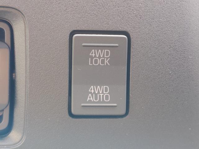 0201001A30260502W00218.jpg