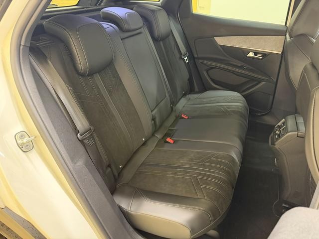 2505811A30261002W00318.jpg