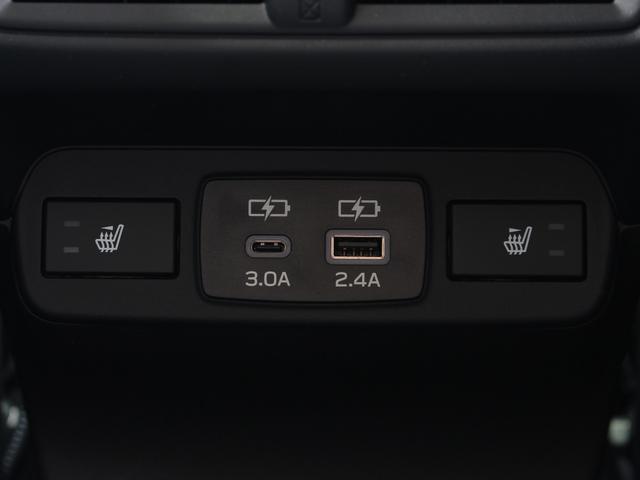 0300150A30260529W00118.jpg