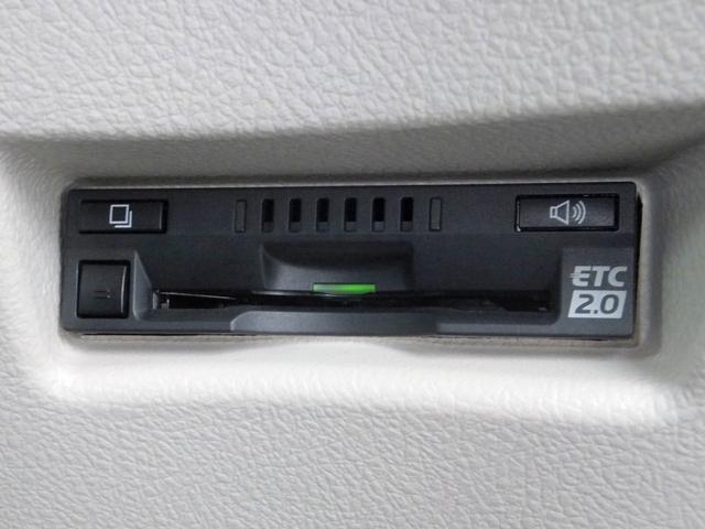 0502256A30260705W00215.jpg