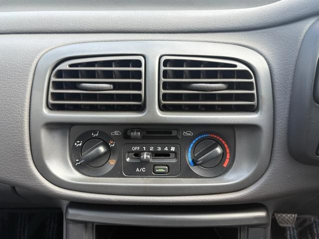 1101589A30261011W00210.jpg