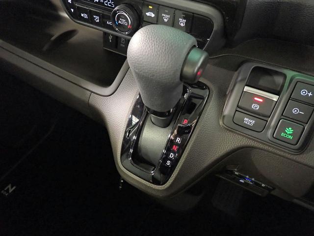 0201190A30260521W00714.jpg