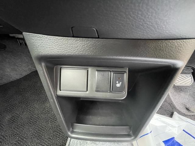 1101698A30260929W00817.jpg