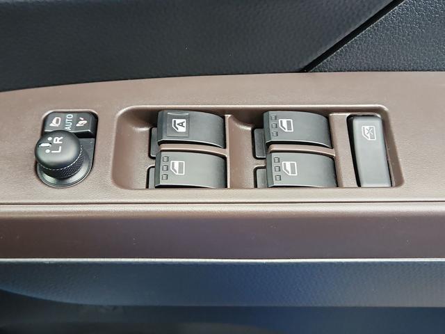 0600275A30260429W00116.jpg