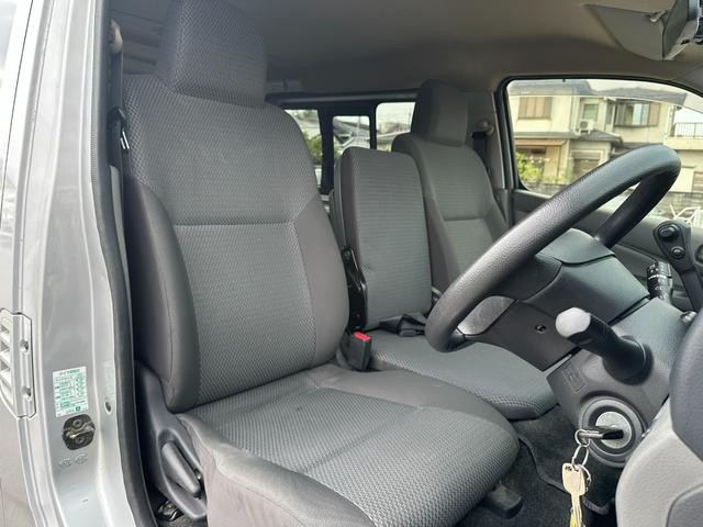 0704392A30260929W00105.jpg