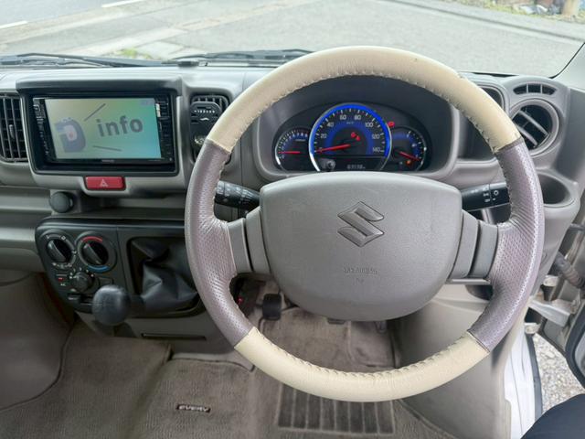 0503729A30260706W00114.jpg