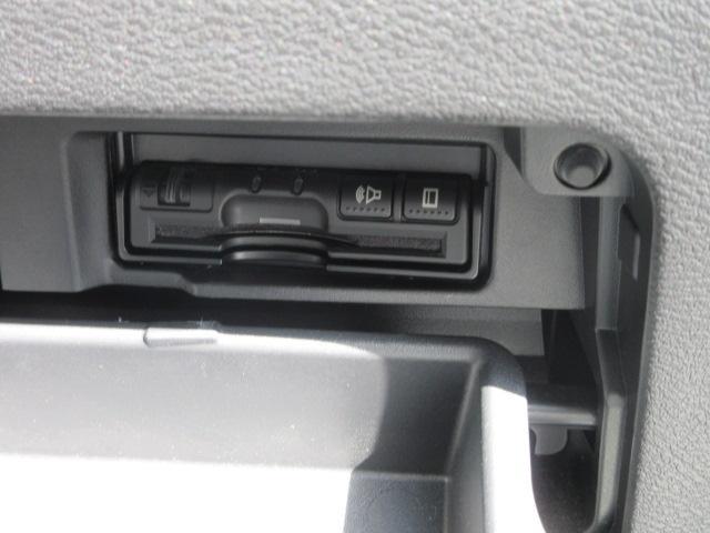 0700145A30260423W00118.jpg