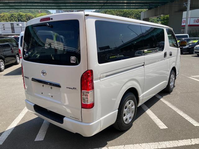0801942A30260515W00109.jpg