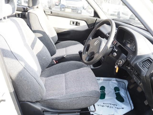0904095A30260418W00213.jpg