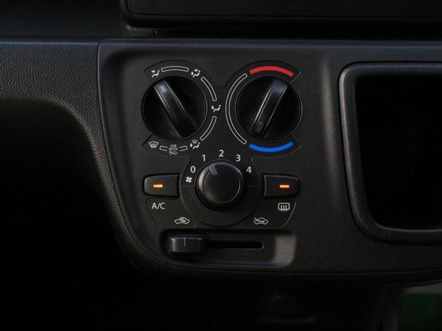 0520046A30260829W00714.jpg