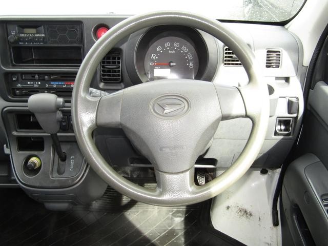 0403269A30260806W00611.jpg