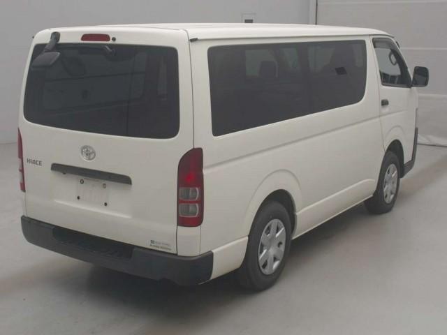 26089907_carP_l_3.jpg