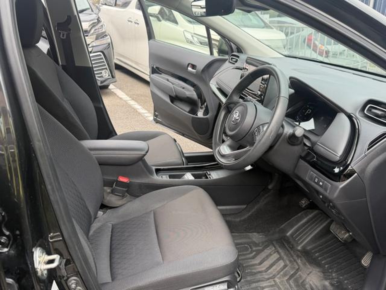 2025 Toyota Aqua, photo 1 of 1