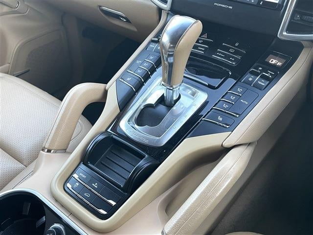 15806155_carP_l_11.jpg