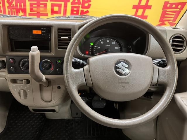 0520259A30260909W00215.jpg