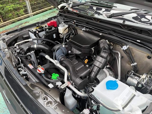 0561213A30260816W00613.jpg