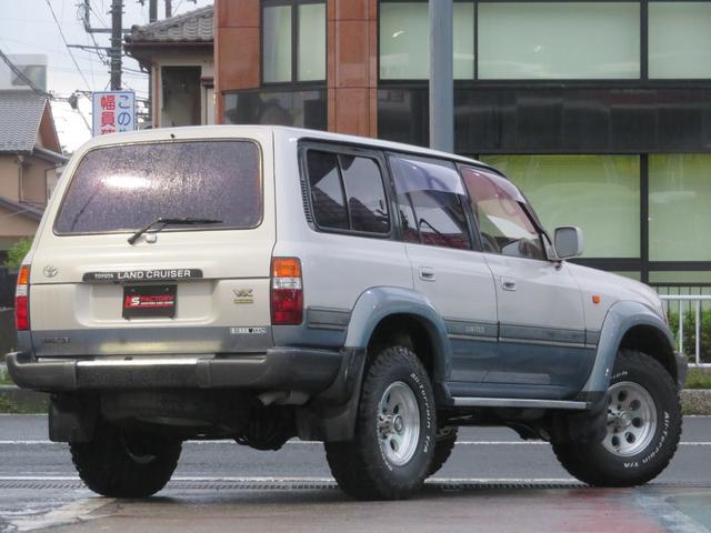 0506994A30260627W00102.jpg