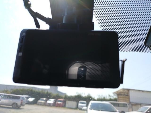 26089935_carP_l_12.jpg