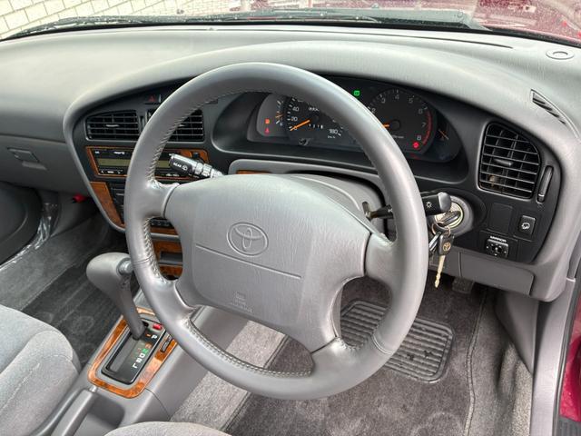 0700986A30260620W00115.jpg