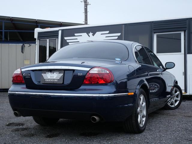 0401936A30260607W00104.jpg