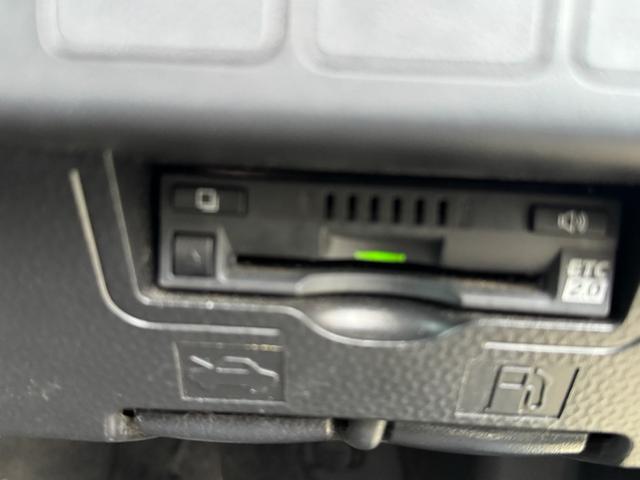 0401953A30260607W00112.jpg