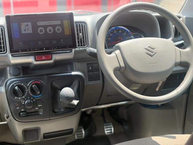 0520440A30260719W00102.jpg