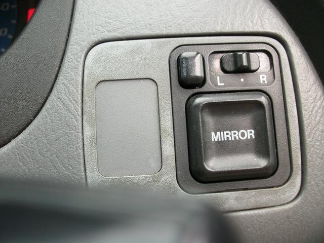 0500469A30260705W00115.jpg