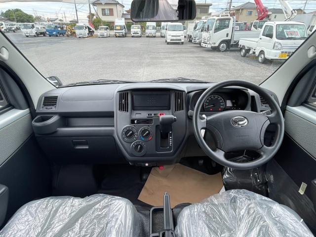 0508221A30250919W00108.jpg