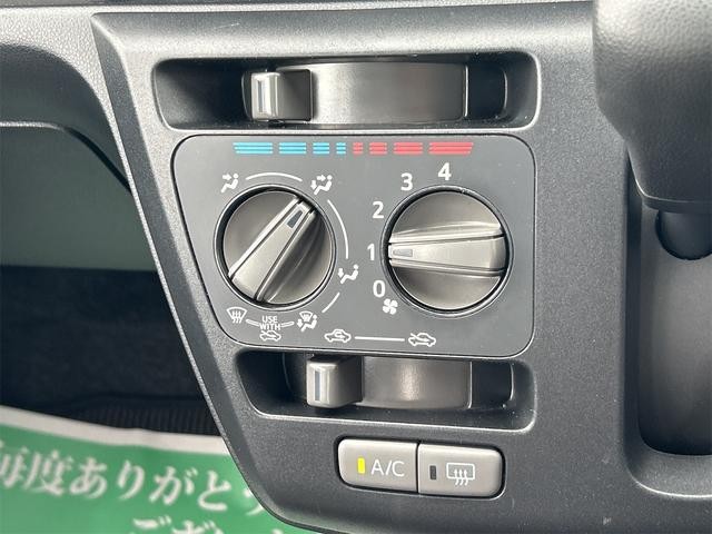 0403507A30260917W00104.jpg