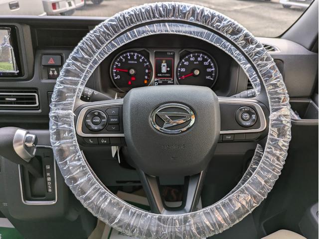 0541568A30260530W00109.jpg