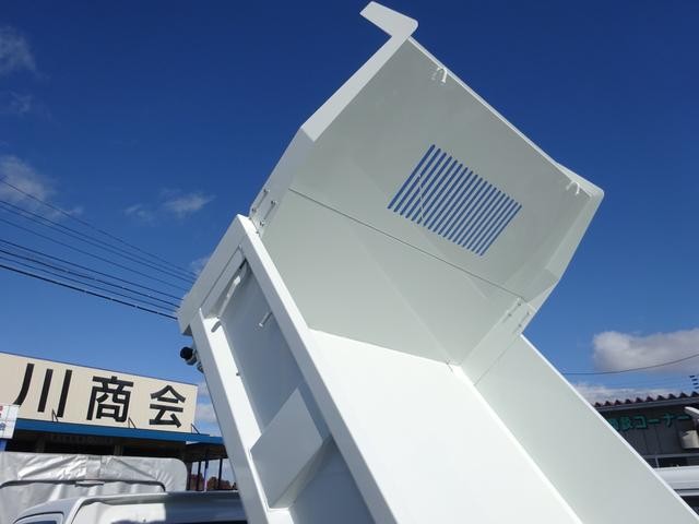 0900002A30260203W00717.jpg
