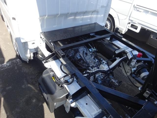 0900002A30260203W00718.jpg