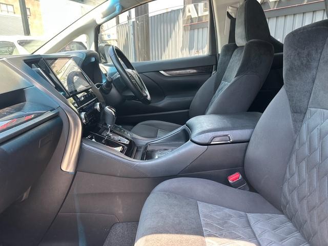 0560617A30260503W00419.jpg