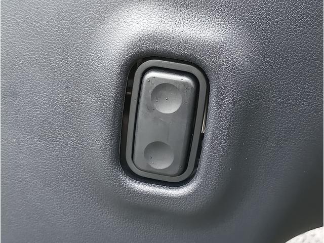 0620028A30260929W00206.jpg