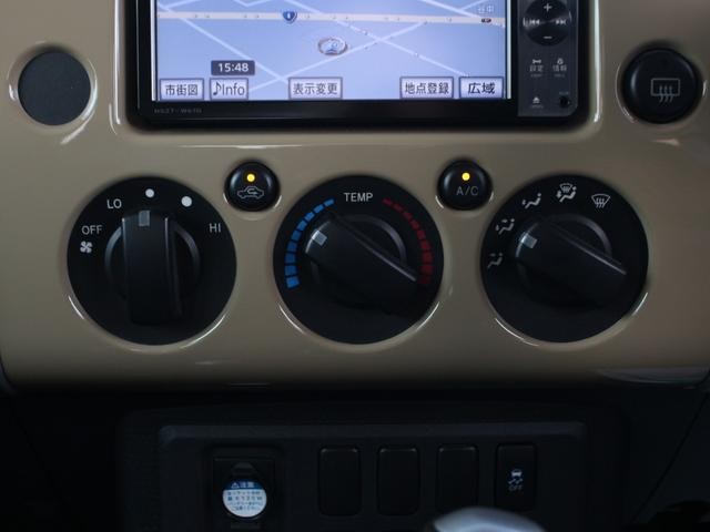 0520046A30260719W00314.jpg