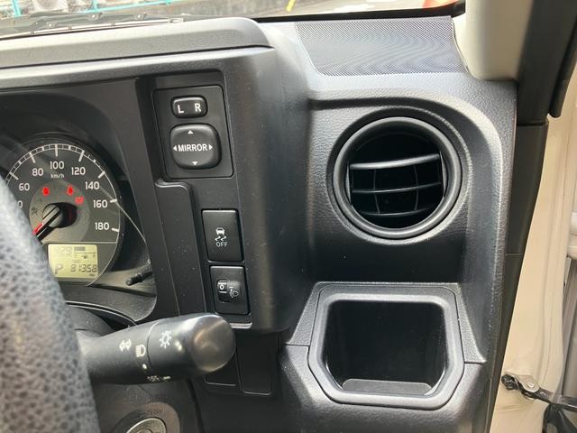 0230028A30260803W00211.jpg