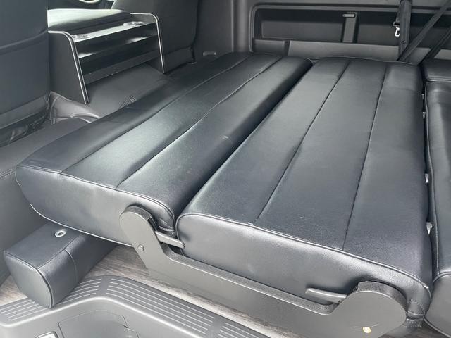 0804731A30260906W00315.jpg