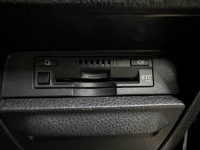 0704881A30260903W00208.jpg