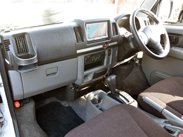 0504219A30261007W00104.jpg