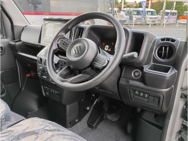 0507874A30260821W00112.jpg