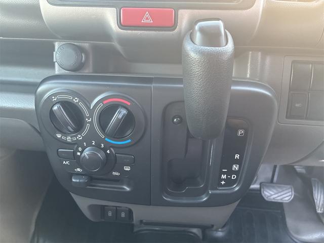 0900975A30260421W00113.jpg