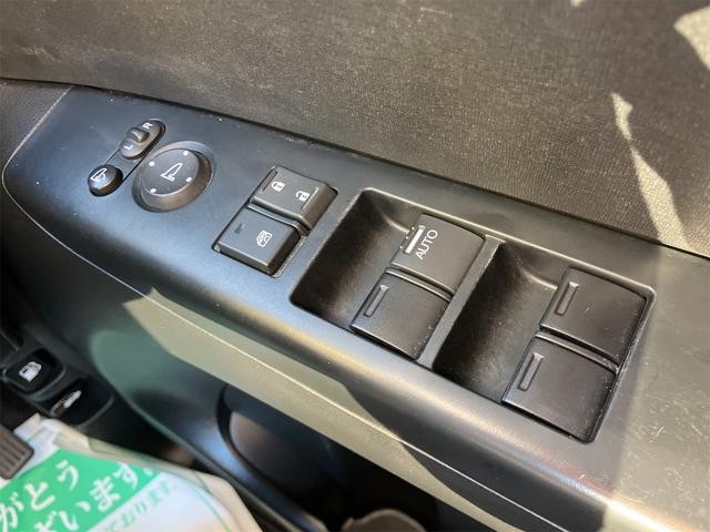 0404411A30261006W00310.jpg