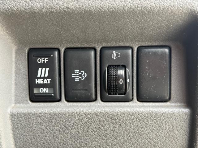 0209007A30260912W00115.jpg